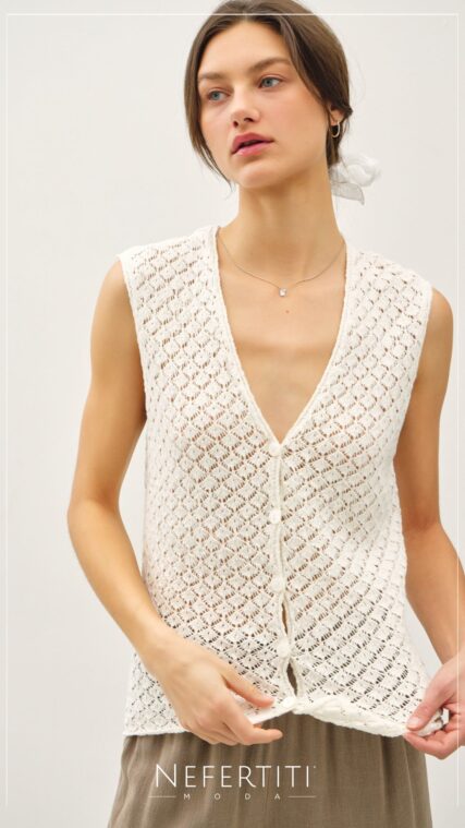 Blusa tejida botones sin manga Marfil T16525