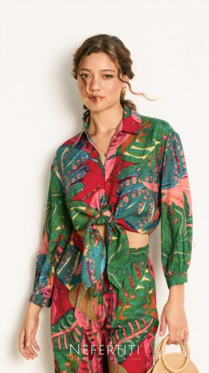 Blusa selva botones manga tres cuartos Verde Coral T16541