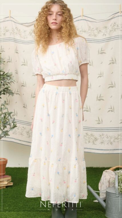 Conjunto blusa y falda flores multicolor bordado Marfil D7322